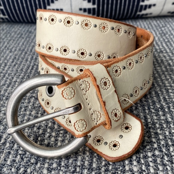 Fossil Embossed/Studded Western Leather Belt - Picture 14 of 15